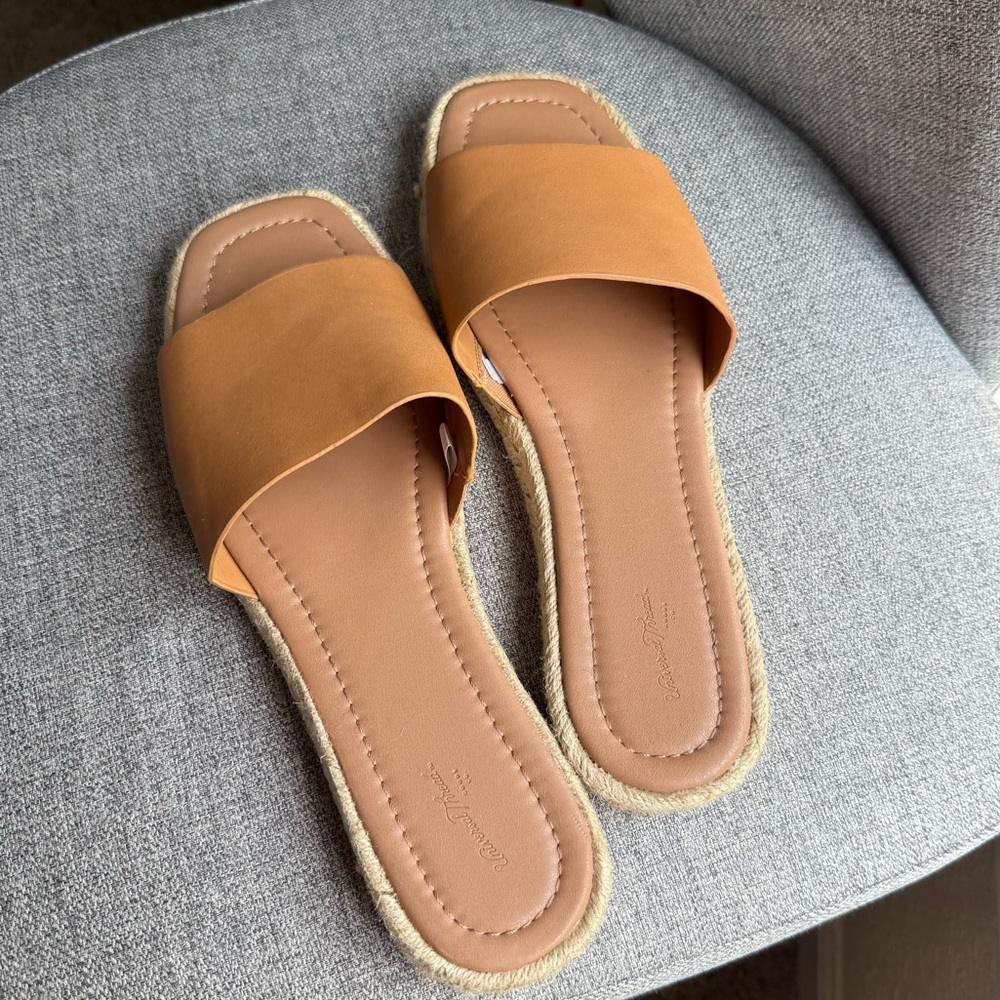 Women’s Tan Faux Leather Sandals